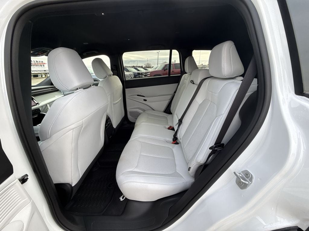 2026 Jeep Cherokee CHEROKEE LAREDO 4X4