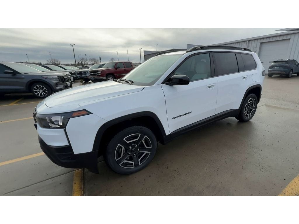 2026 Jeep Cherokee CHEROKEE LAREDO 4X4