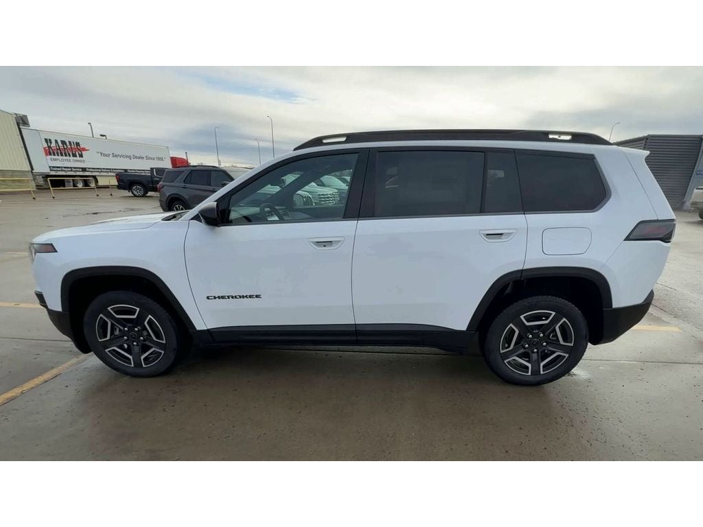 2026 Jeep Cherokee CHEROKEE LAREDO 4X4