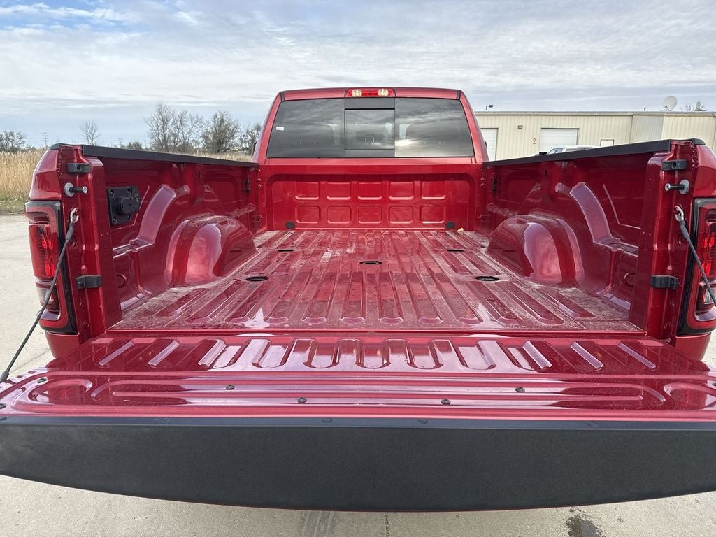 2026 RAM Ram 2500 RAM 2500 BLACK EXPRESS CREW CAB 4X4 8' BOX