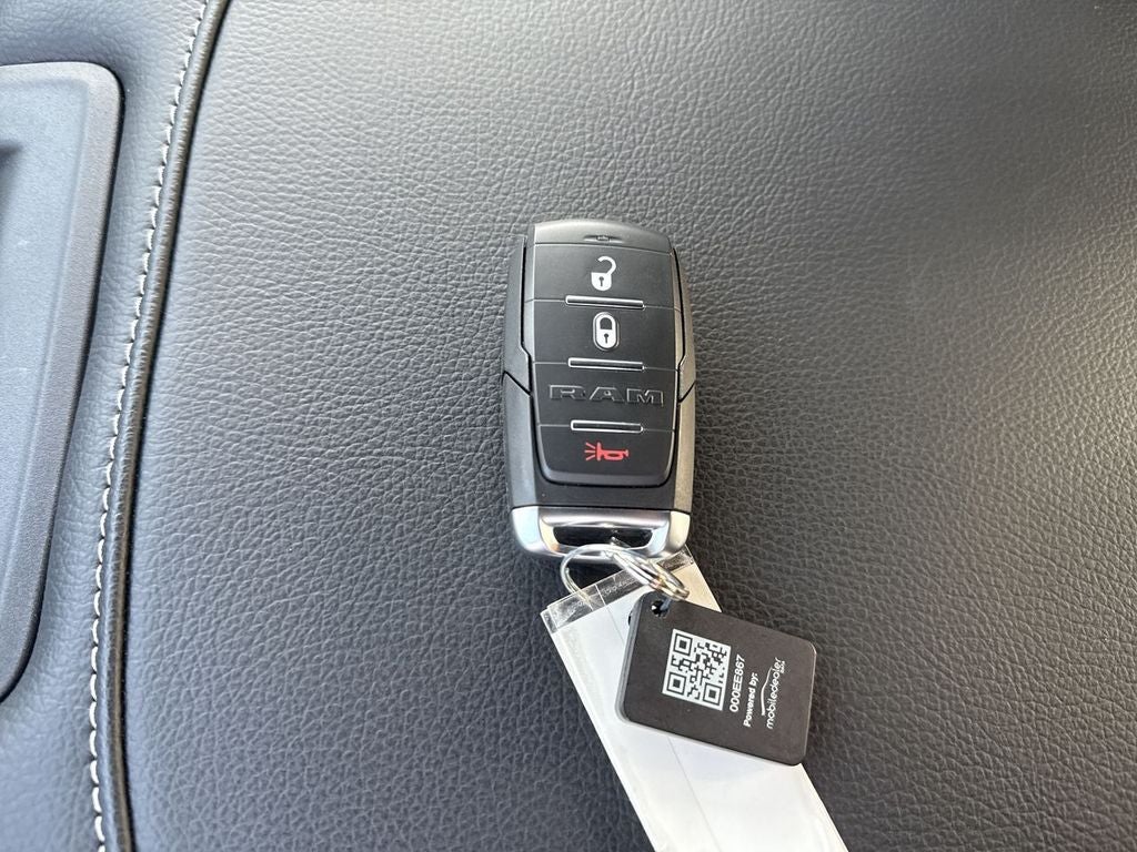 2026 RAM Ram 2500 RAM 2500 BLACK EXPRESS CREW CAB 4X4 8' BOX