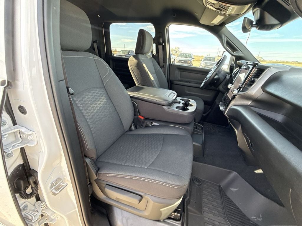 2026 RAM Ram 2500 RAM 2500 BLACK EXPRESS CREW CAB 4X4 6'4' BOX