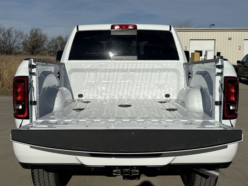 2026 RAM Ram 2500 RAM 2500 BLACK EXPRESS CREW CAB 4X4 6'4' BOX