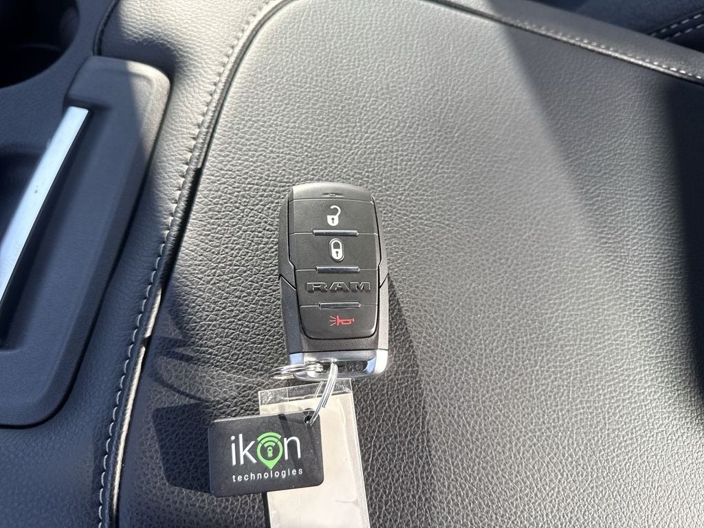 2026 RAM Ram 2500 RAM 2500 BLACK EXPRESS CREW CAB 4X4 6'4' BOX