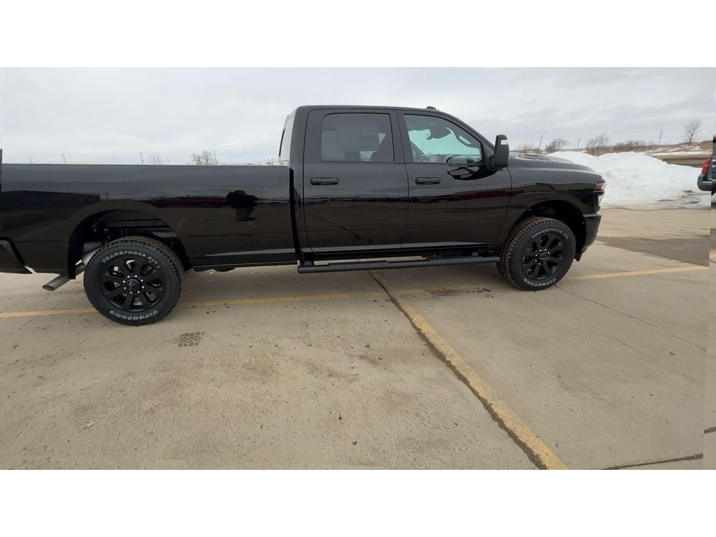 2026 RAM Ram 2500 RAM 2500 BLACK EXPRESS CREW CAB 4X4 8' BOX