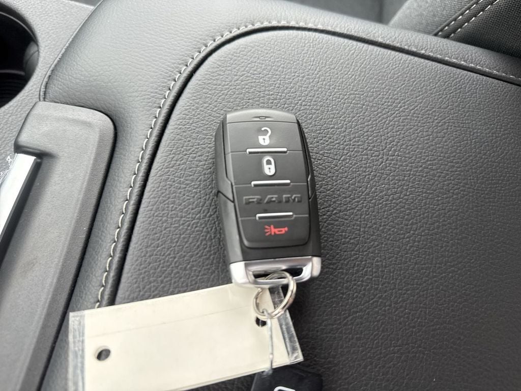 2026 RAM Ram 2500 RAM 2500 BLACK EXPRESS CREW CAB 4X4 8' BOX