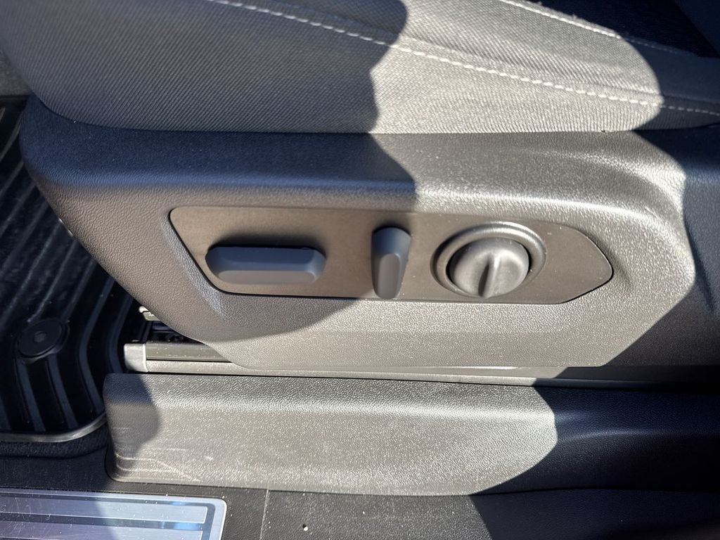 2022 Chevrolet Silverado 1500 LTD 4WD Crew Cab Short Bed LT