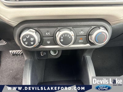 2021 Nissan Versa SV Xtronic CVT