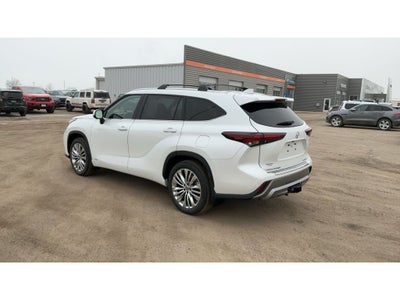 2025 Toyota Highlander Hybrid Platinum